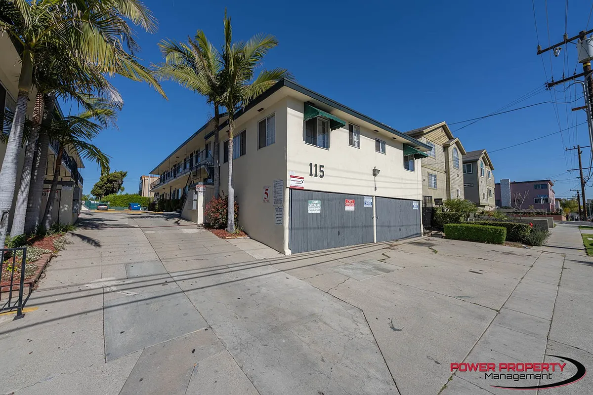 Building Photo - 111-115 E Beach Ave