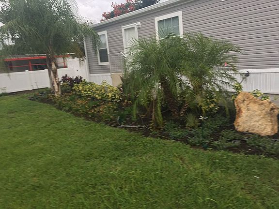 2nd image of 1911 Woodcrest Dr