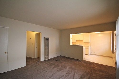 4th image of 703 E Villa St APT 2