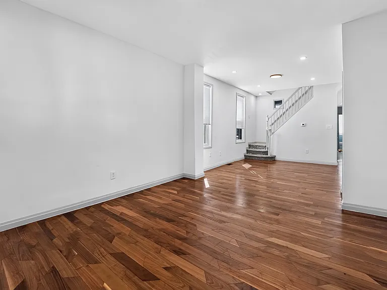 3445 Harwell Ave — Photo 5