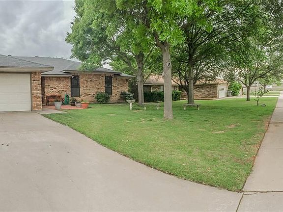2nd image of 5522 Russell Dr