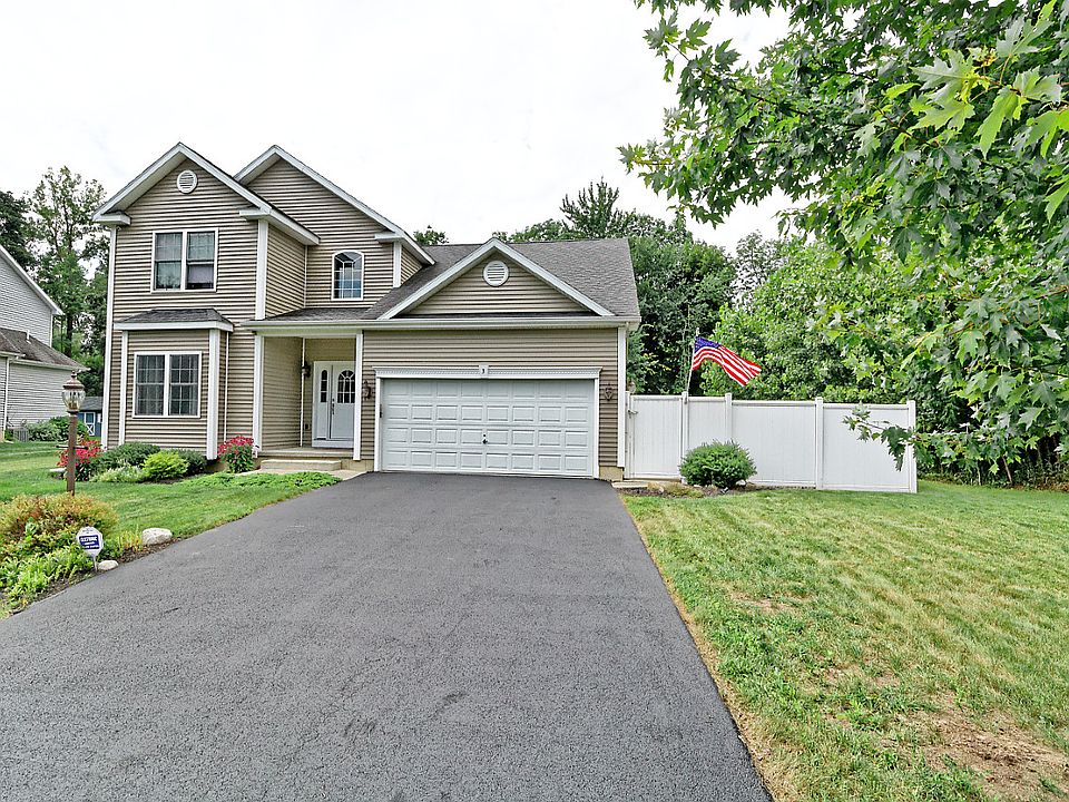 1st image of 3 Kaleen Dr