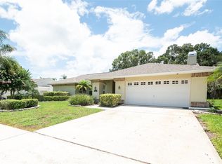 512 Walker Rd, Safety Harbor, FL 34695