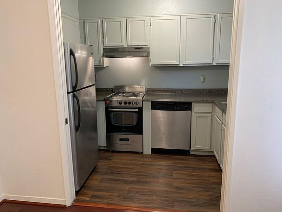4th image of 25 Bowman Ct