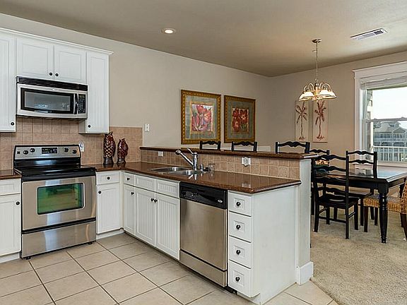 3rd image of 4121 Pointe West Dr Unit 203