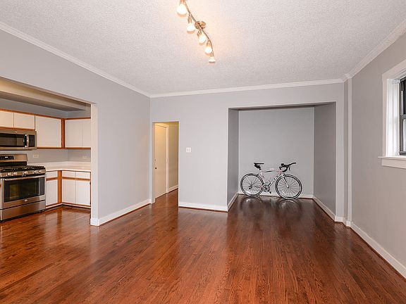 Kitchen / Living Room