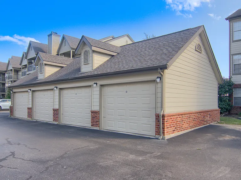 Villas at Preston Lakes Apartment Homes — Photo 18