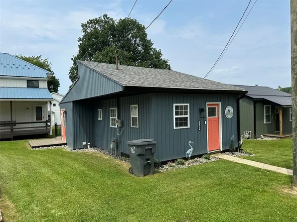 3140 Whitehouse Dr, Erie, PA 16505