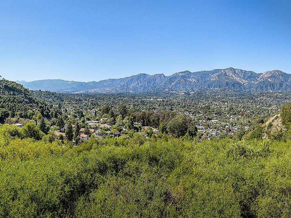 1st image of 988 Miramonte Dr APT 4