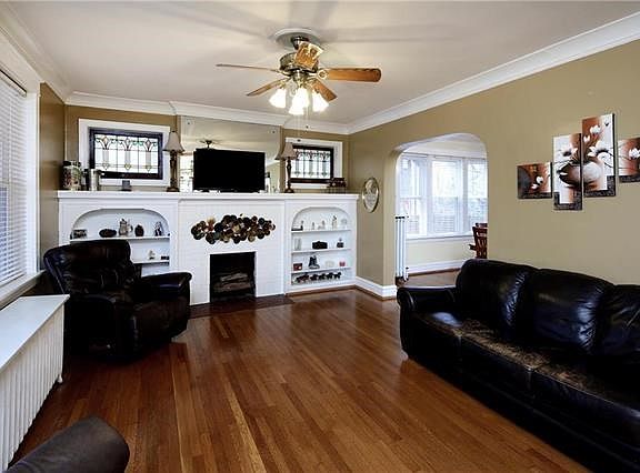 2nd image of 1138 Bellerive Blvd