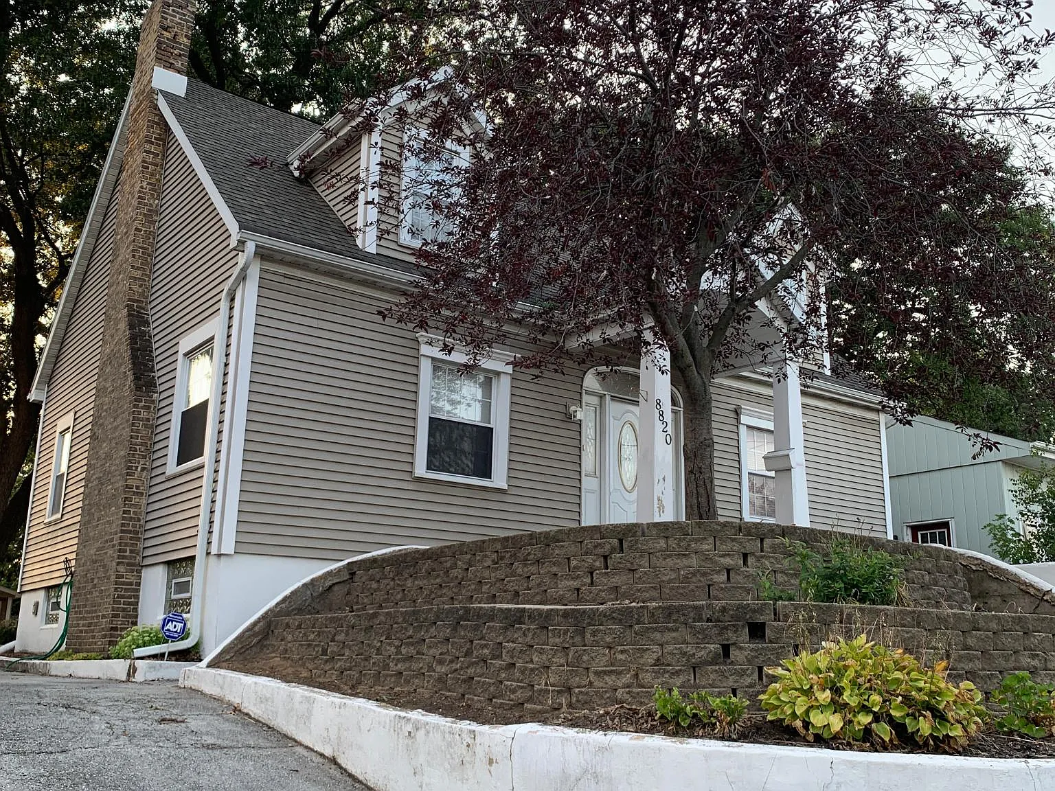 8820 Kennedy Ave — Photo 2