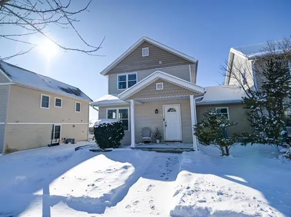 204 South Musket Ridge Drive, Sun Prairie, WI 53590