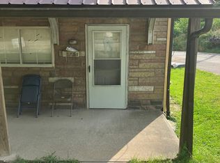 751 N Main St, Houston, PA 15342