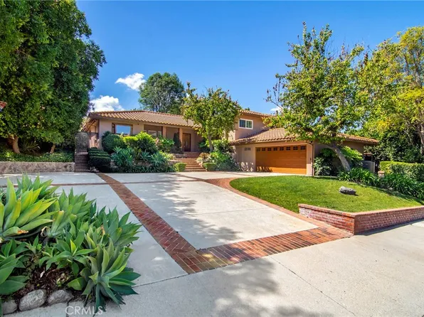 22548 Waterbury St, Woodland Hills, CA 91364
