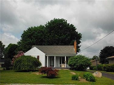 2nd image of 207 Golf Ave