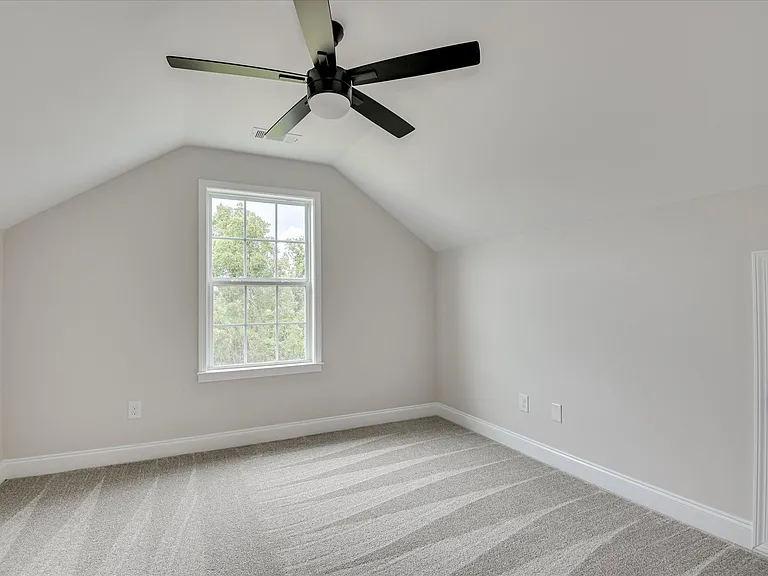 410 Williams St — Photo 24