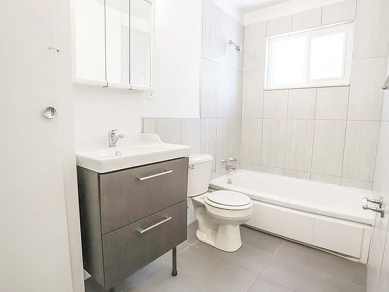 2421 S Gaylord St — Photo 34