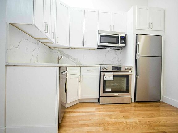 3rd image of 1063 Bedford Ave APT 4B