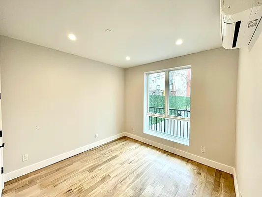 Rented by Pear NYC LLC | media 28