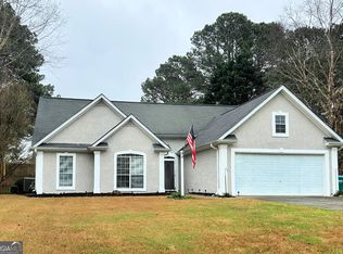64 Dogwood Lakes Dr, Hampton, GA 30228