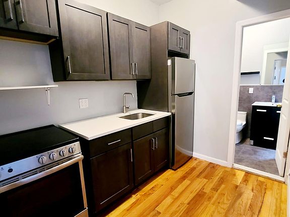 3rd image of 679 Dawson St #3A