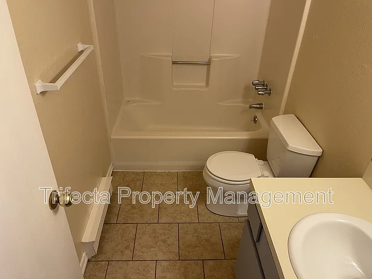 4951 Basswood Dr — Photo 12