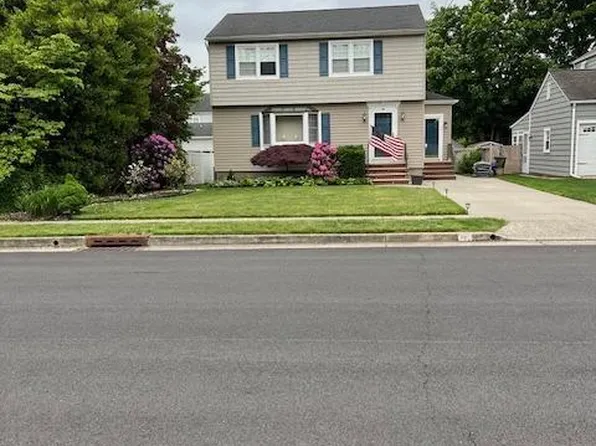 319 Fairview Ave, Middlesex, NJ 08846
