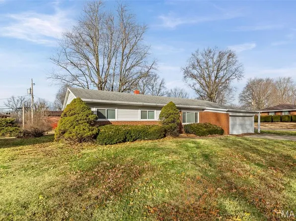 125 Chevy Chase Dr, Belleville, IL 62223