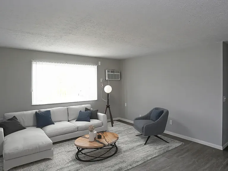 Villa Hills & Dover Heights Apartments — Photo 4