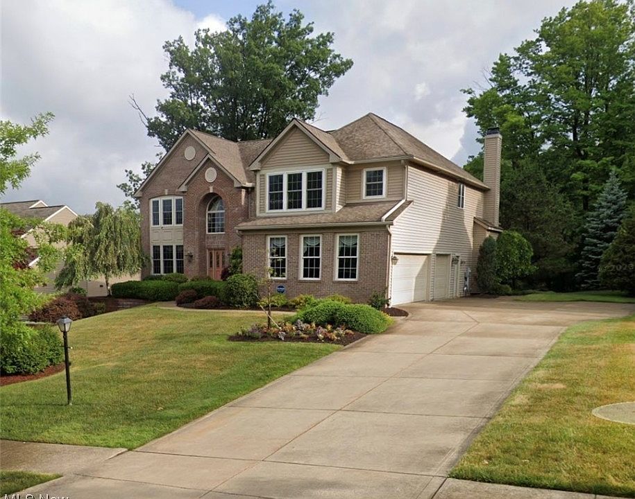 1st image of 9236 W Hampton Dr