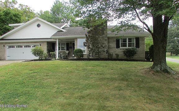 View Of the Front of 7208 Supremus