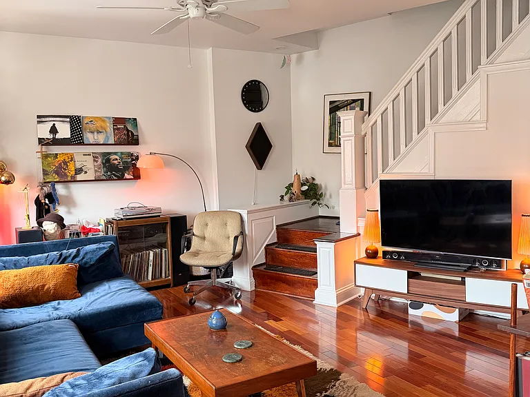 235 W Girard Ave — Photo 5