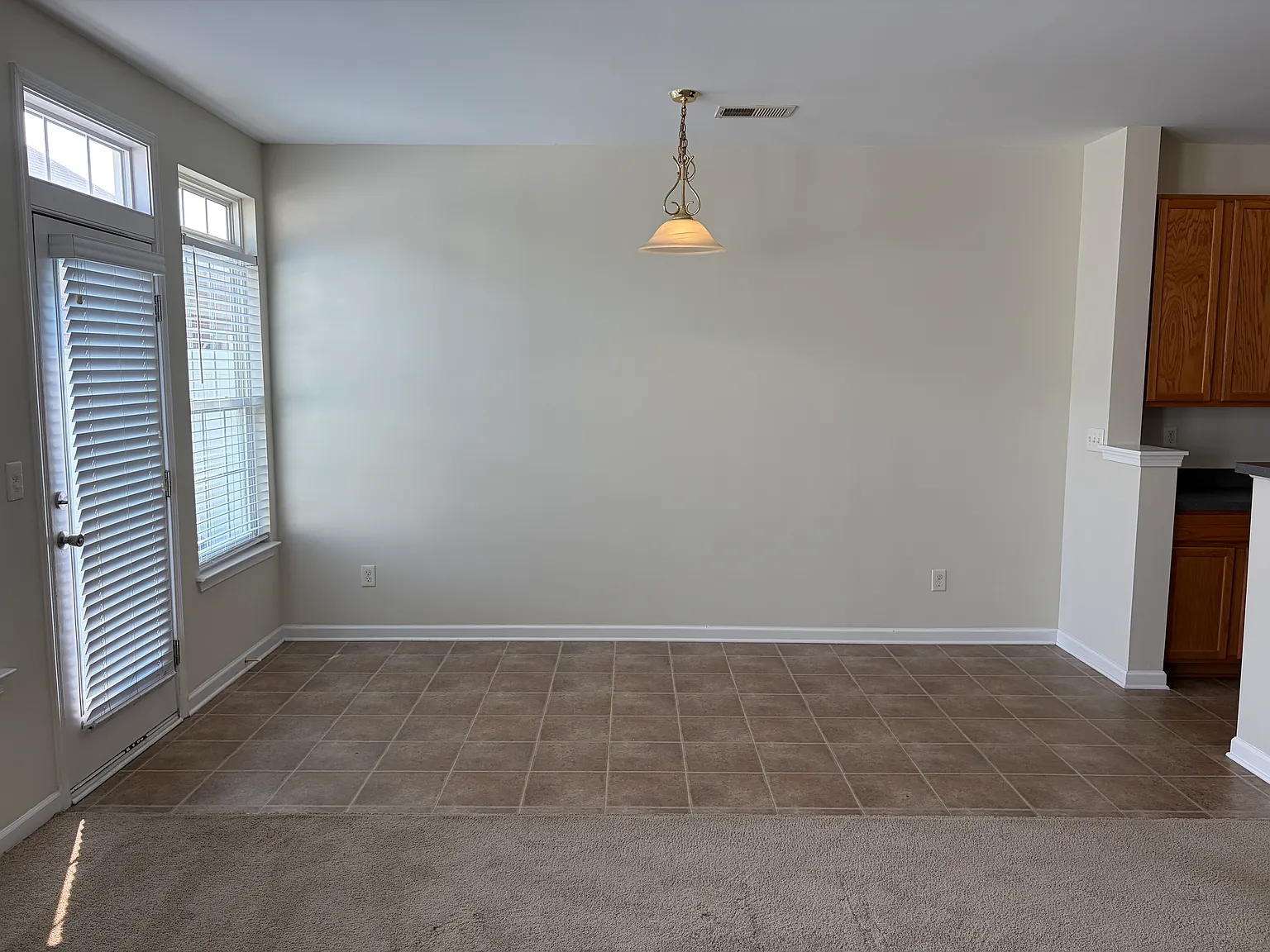3 bed, 2.5 bath, 1804 sqft, $1,900 — Photo 2