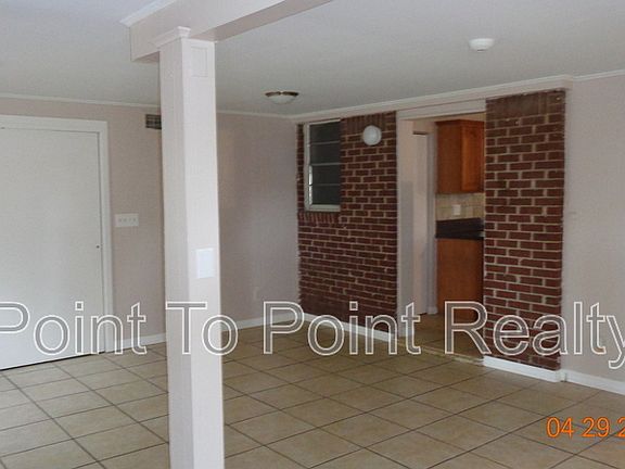 4th image of 1204 Crown Dr