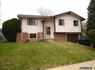14706 Willow Creek Dr, Omaha, NE 68138