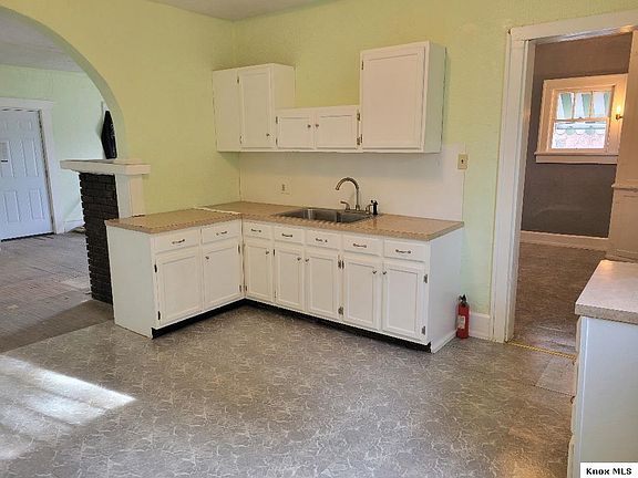 4th image of 243 W Dickson Ave