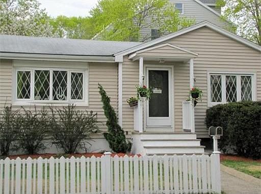 1st image of 417 Essex St