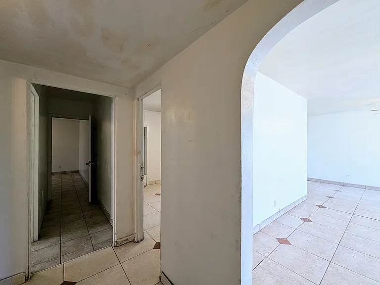 1314 W Whitton Ave #1 — Photo 15