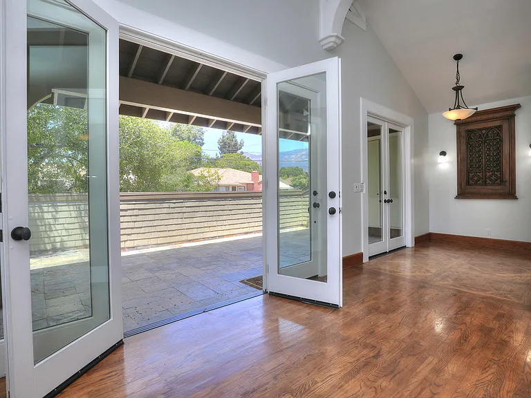 2135 De La Vina St #B — Photo 5