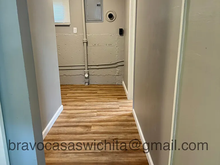 2227 S Bonn Ave — Photo 15