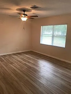2215 Forest Dr — Photo 9