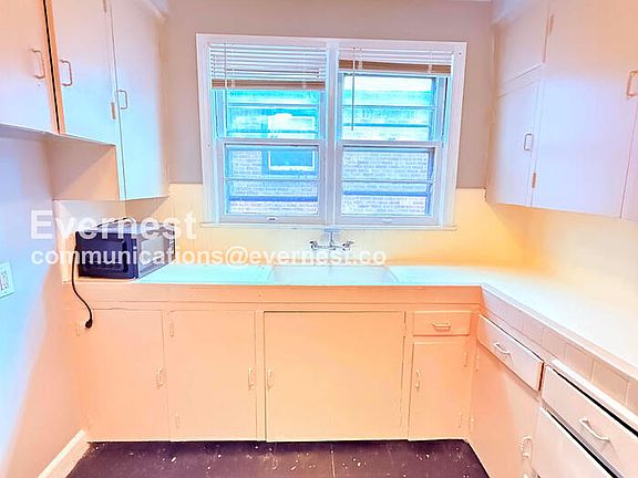 5th image of 20129 Stratford Rd #2