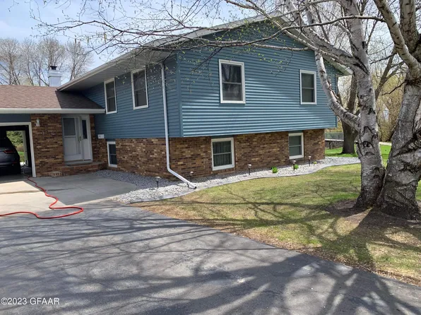 432 Edgewood Rd, Thompson, ND 58278