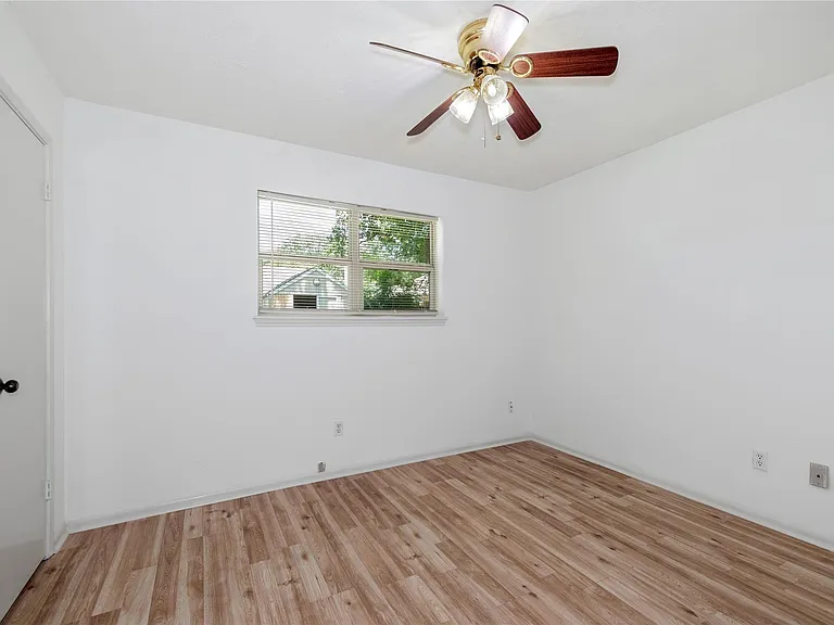 1 Ollerton Dr — Photo 18