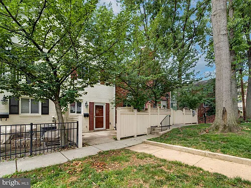 1201 N Van Dorn St Photo 1