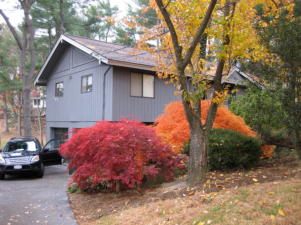 2nd image of 775 Hanover St