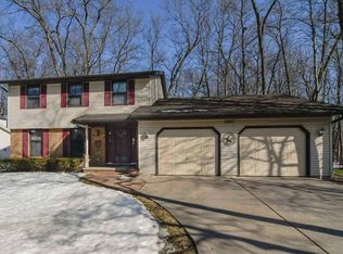 2055 S Point Rd, Green Bay, WI 54313