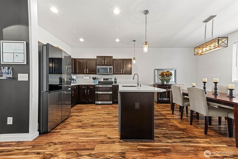 5th image of 19417 91st Avenue E