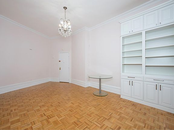 4th image of 140 W 69th St #5A