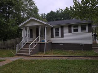 322 Saxon Rd, Fairdale, WV 25839